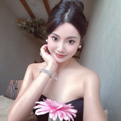 Nicole-e