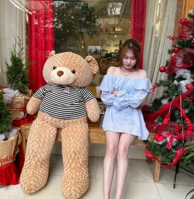 Rose_liu520 Female Brunette Striptease Cam