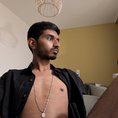 shollow1015 Live Cam on StripChat