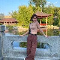 BellaWhiteee's Offline XXX Chat