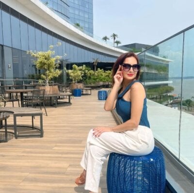 larizinha2026 on StripChat