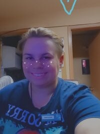 fluffy_bunny01's Offline Chat Room