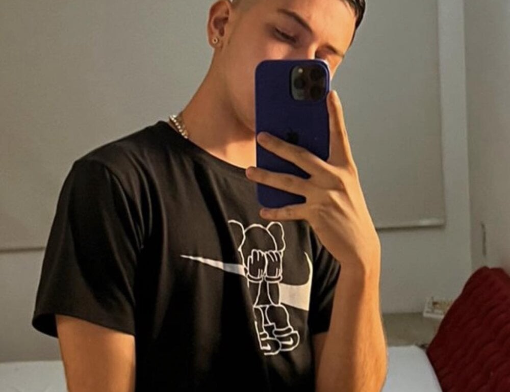 Live sex webcam photo for Aztlaaann #288920659