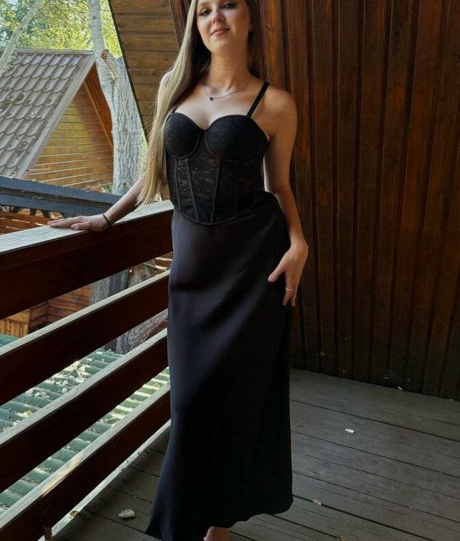 sexlivecamsites.com nesie-stoun livesex profile in english cams