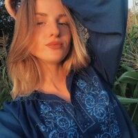 SonyaBlaze_'s Offline Chat Room