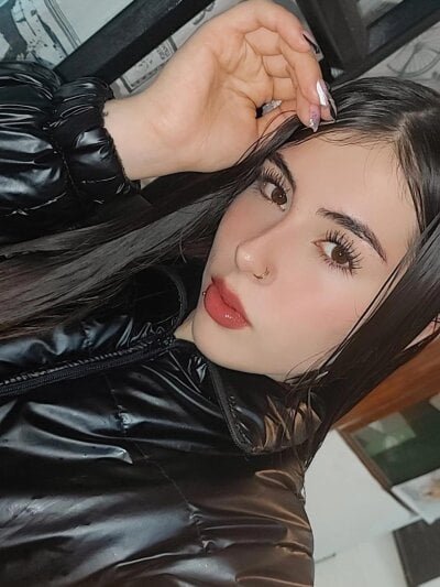 victoria_ran from stripchat