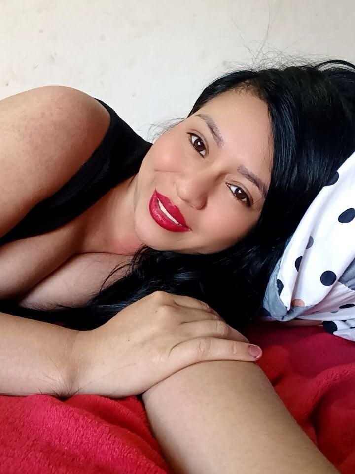 _CristalJones8 profile