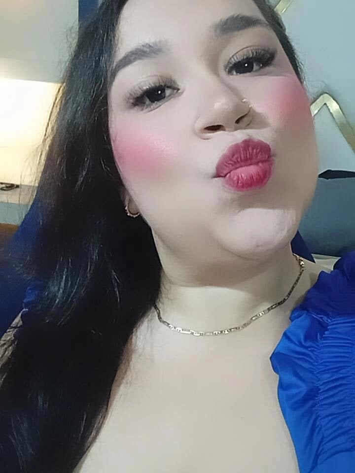 stripchat bella_sweet_x webcam profile pic via badgirlwebcam.com