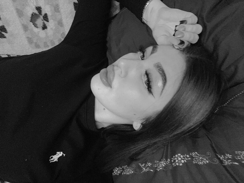 Karolina_Kar Chat XXX offline