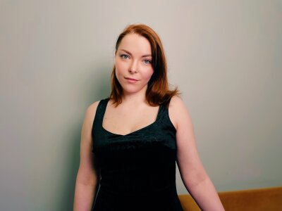 EmmaBeam 👓 online naked chat