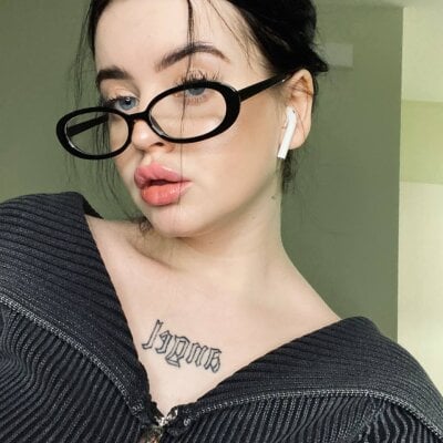 LOVELY_BETTY_Q