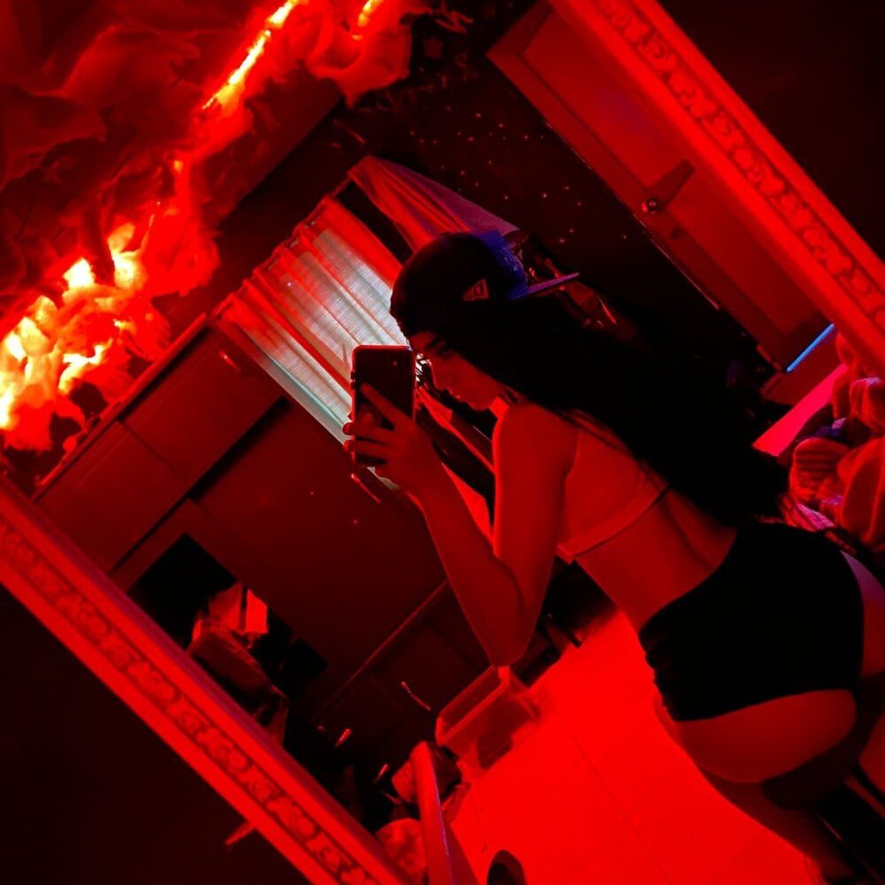 webcam-sexe.net veronica_blakee livesex profile in the-crimson-dungeon cams