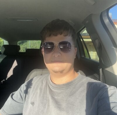 robiggestdick Live Cam on StripChat