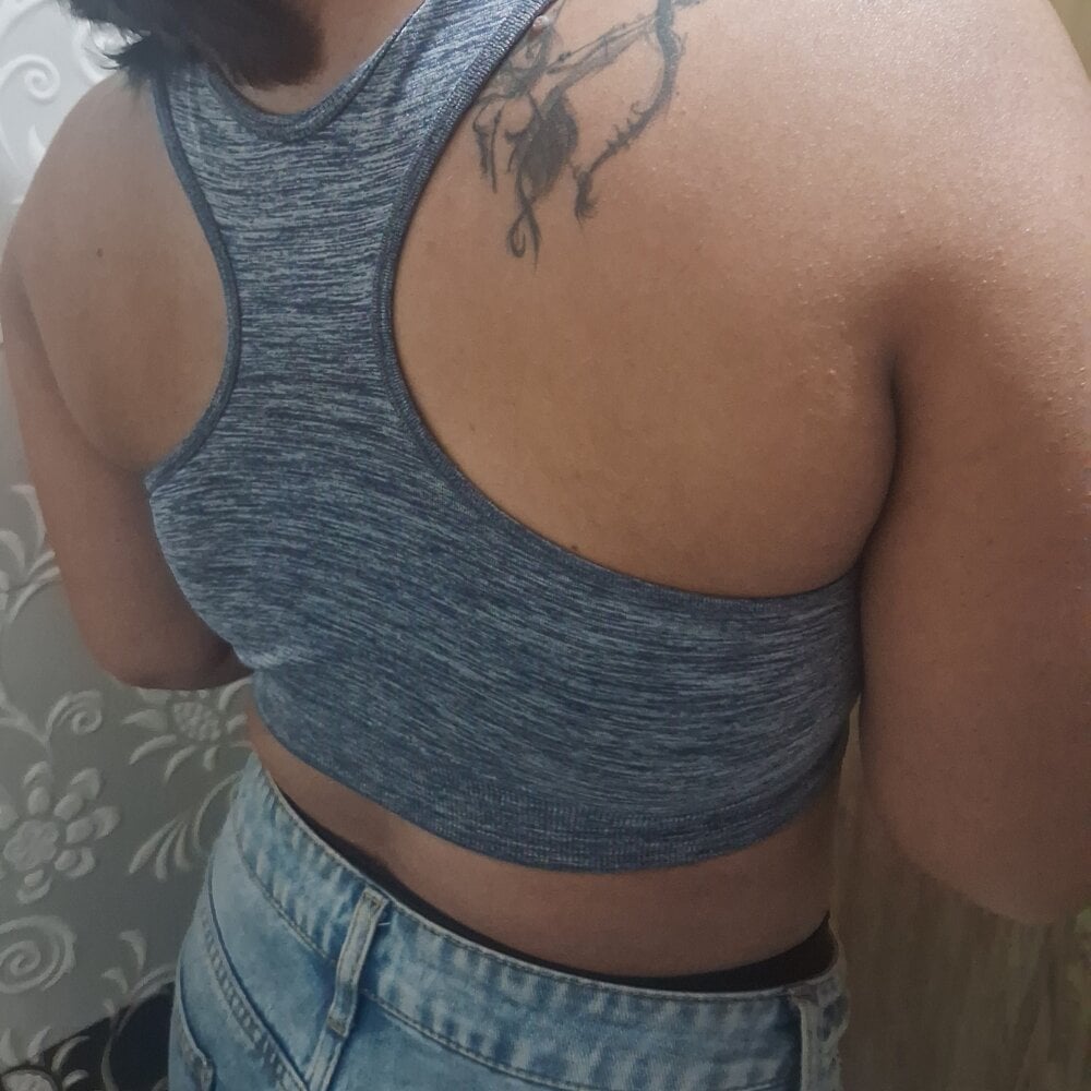 livesex.fan maysha08 livesex profile in wherever-the-wind-blows-me cams