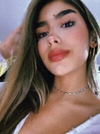 lucyjarol720 - Live Cam