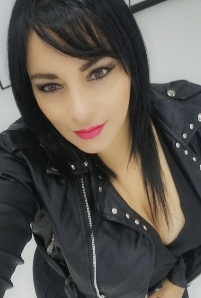 Sara_Rubi主播简介 | Stripchat