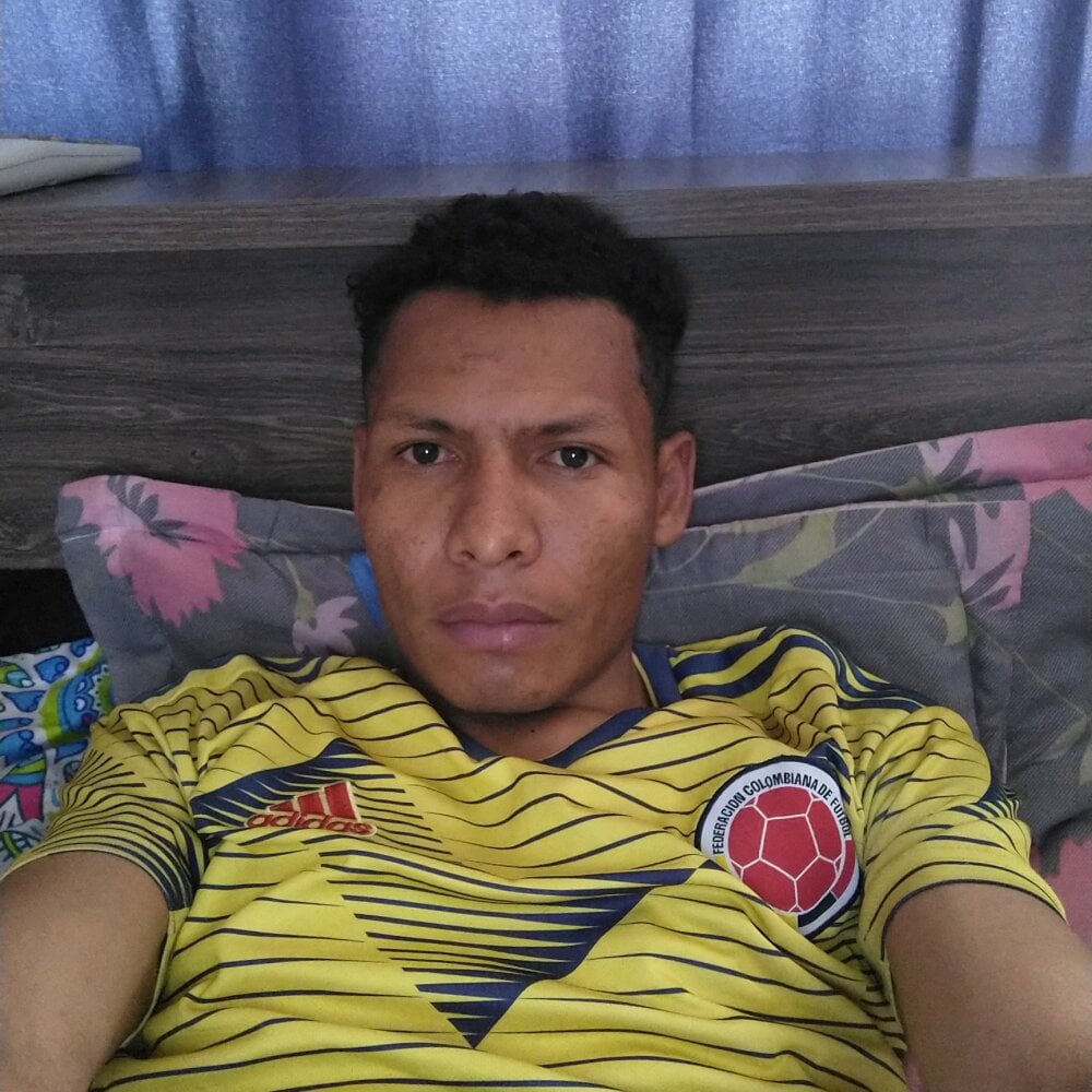 foww-cam-model-profile-stripchat