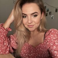 Della_Nettie's Offline Chat Room