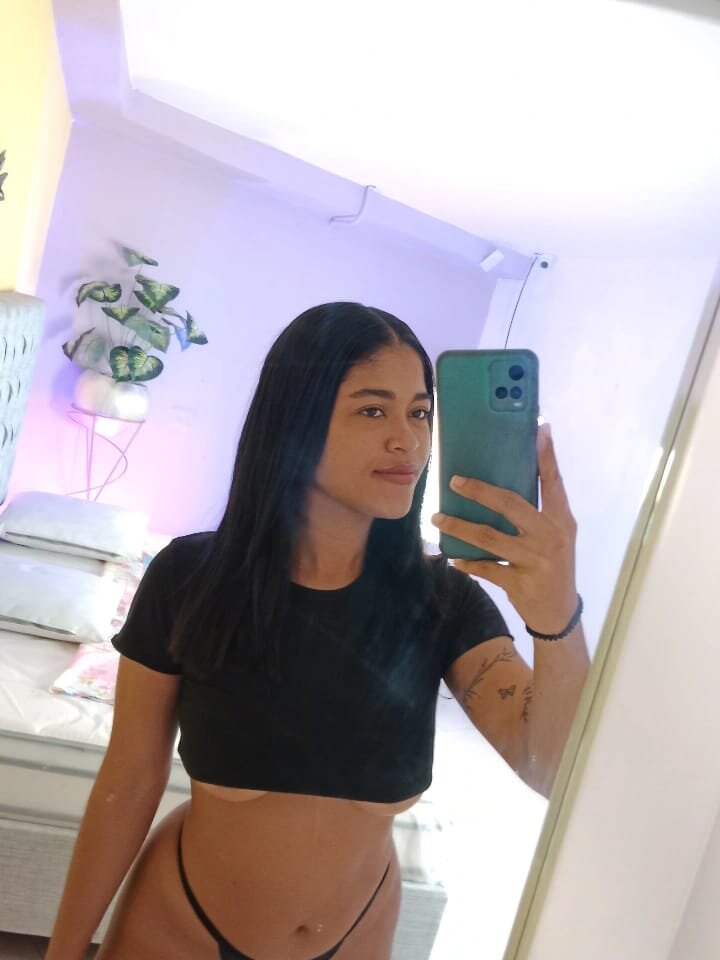 Live sex webcam photo for camilahotcouple069 #291809562