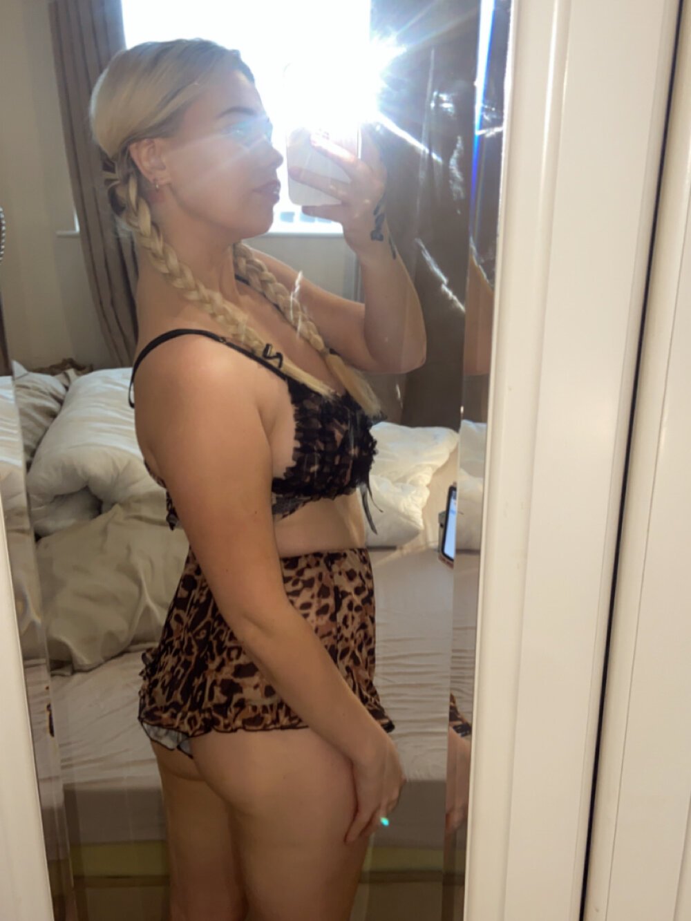bestlivesexchat.com missgirlxx livesex profile in we-are-as-usual-playing-in-our-room cams