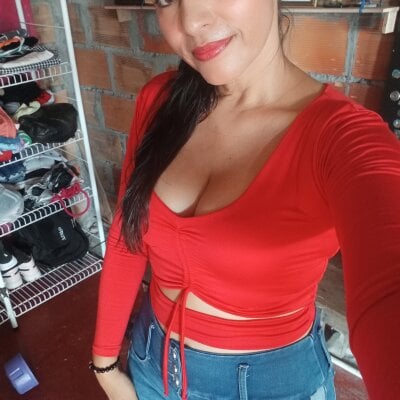 Marianahot12