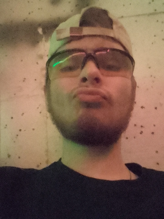 Mikussl's Offline XXX Chat