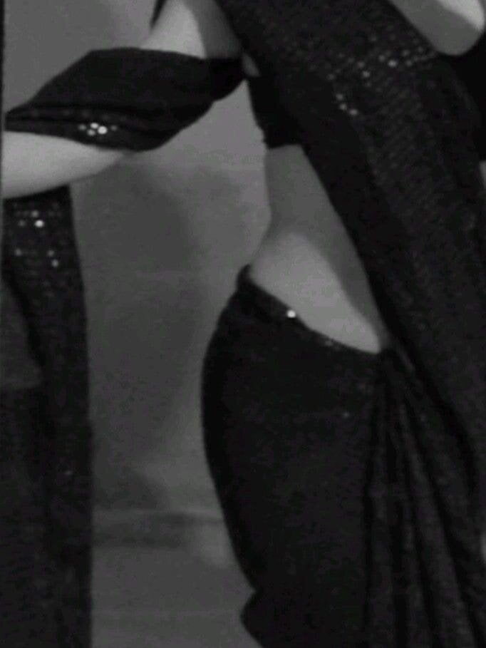 Shah35652 Adlı Modelin Çevrimdışı XXX Sohbeti