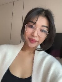 AliceAdamsf's Offline Chat Room