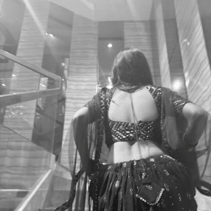mallugrl123 live cam model at StripChat