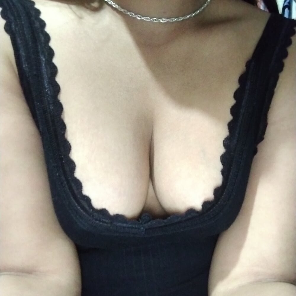 stripchat rv616 webcam profile pic via livesexasiancams.com