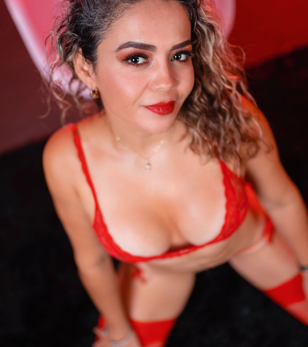 shayra_boobs1's Offline XXX Chat
