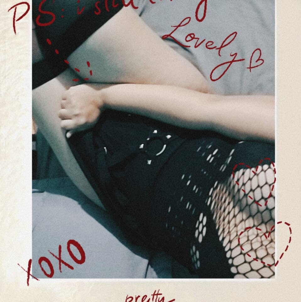 Live sex webcam photo for GothicViolet1 #291752376