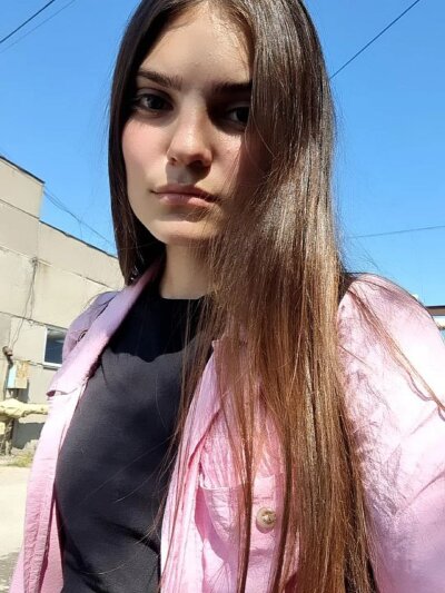 LynnBenso 💉 online naked chat