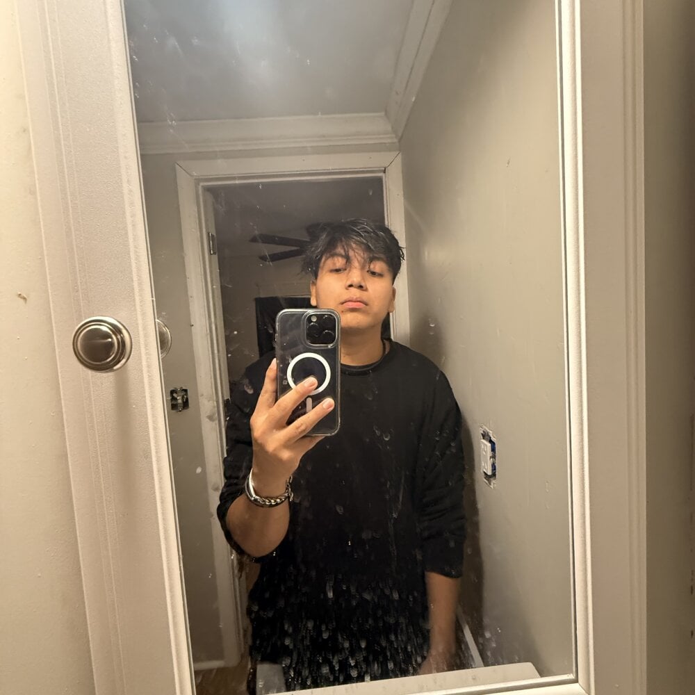 Isaackevin's Offline XXX Chat