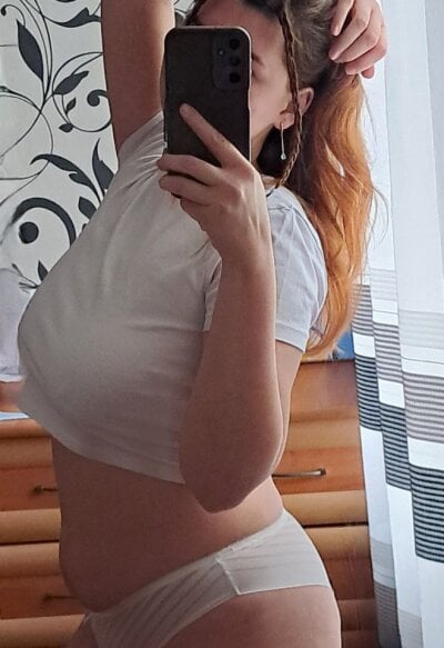 YourEmilie on StripChat