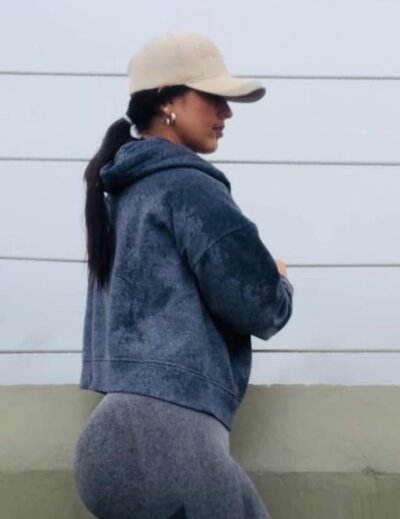 EsmeraldaJhonson Live Cam on StripChat and RICams