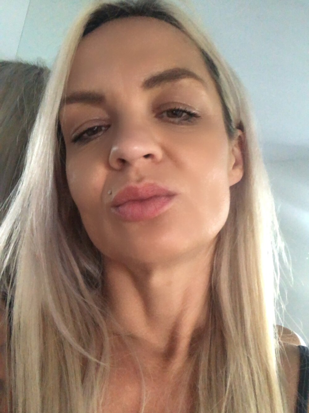 Hotlaurax profile
