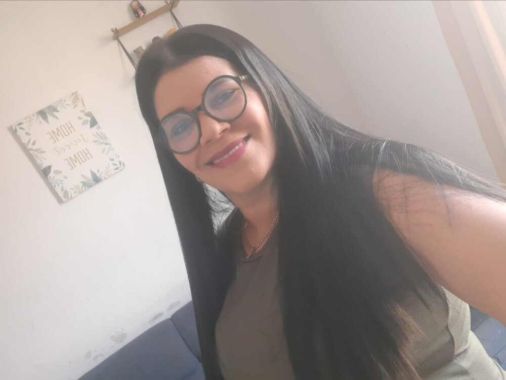 melina_sons from stripchat