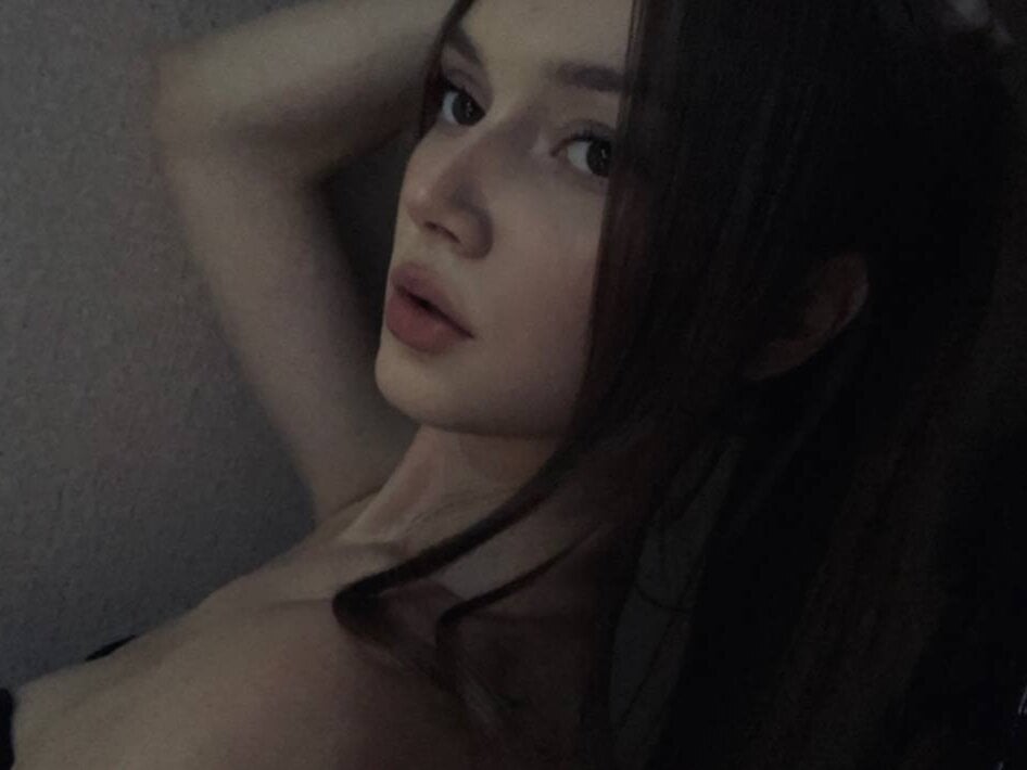 Alice-Mora's Offline XXX Chat