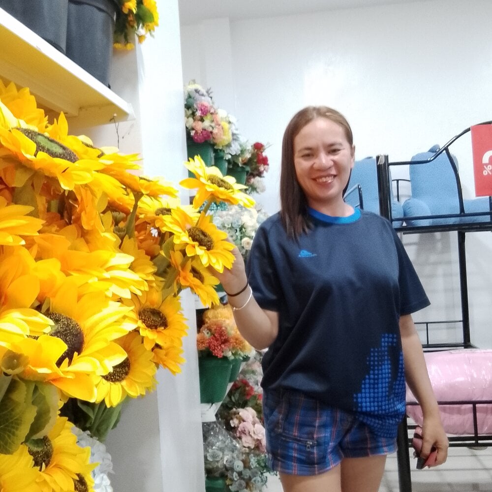hotpinaylovely's Offline XXX Chat