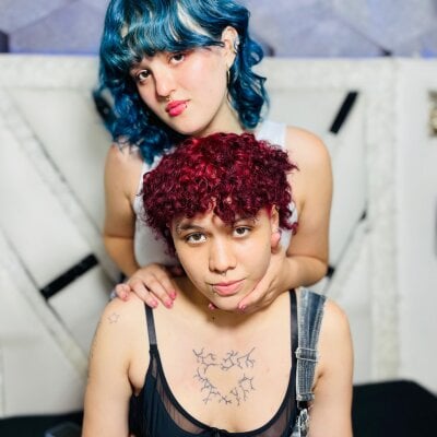 JadeAndJess Couple Shaven XXX Webcam