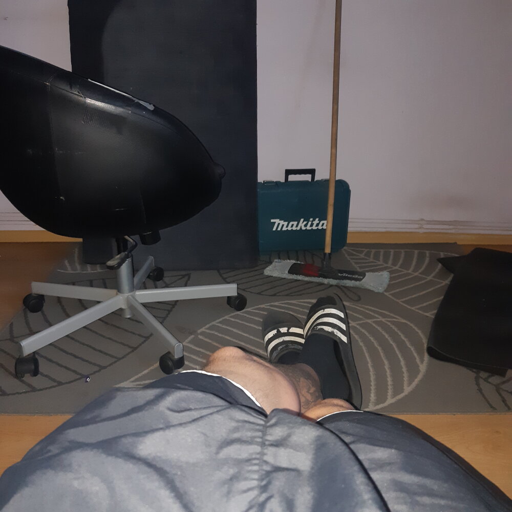 Miodek8787's Offline Chat Room