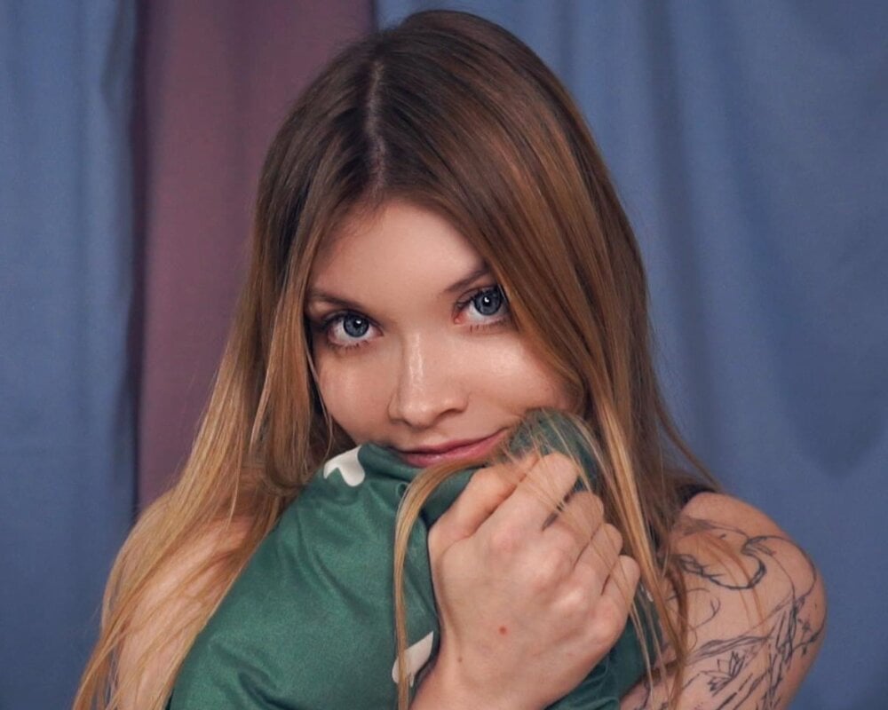 stripchat annisatlee webcam profile pic via onaircams.com