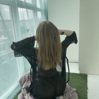 Cassie_R Adlı Modelin Çevrimdışı Sohbet Odası