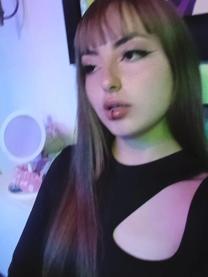 myliveeroticcams.com maddy02_02 livesex profile in online250126012801290131013am-10am-gmt2 cams