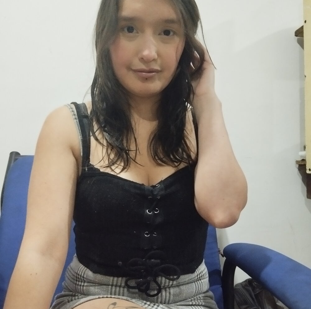 chatnmate.com karla-giraldo_ livesex profile in from-poland cams