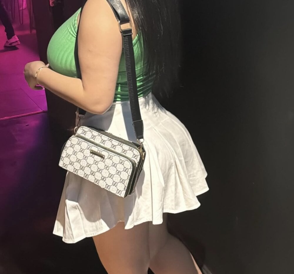 stripchat lina_velvet_ webcam profile pic via onaircams.com