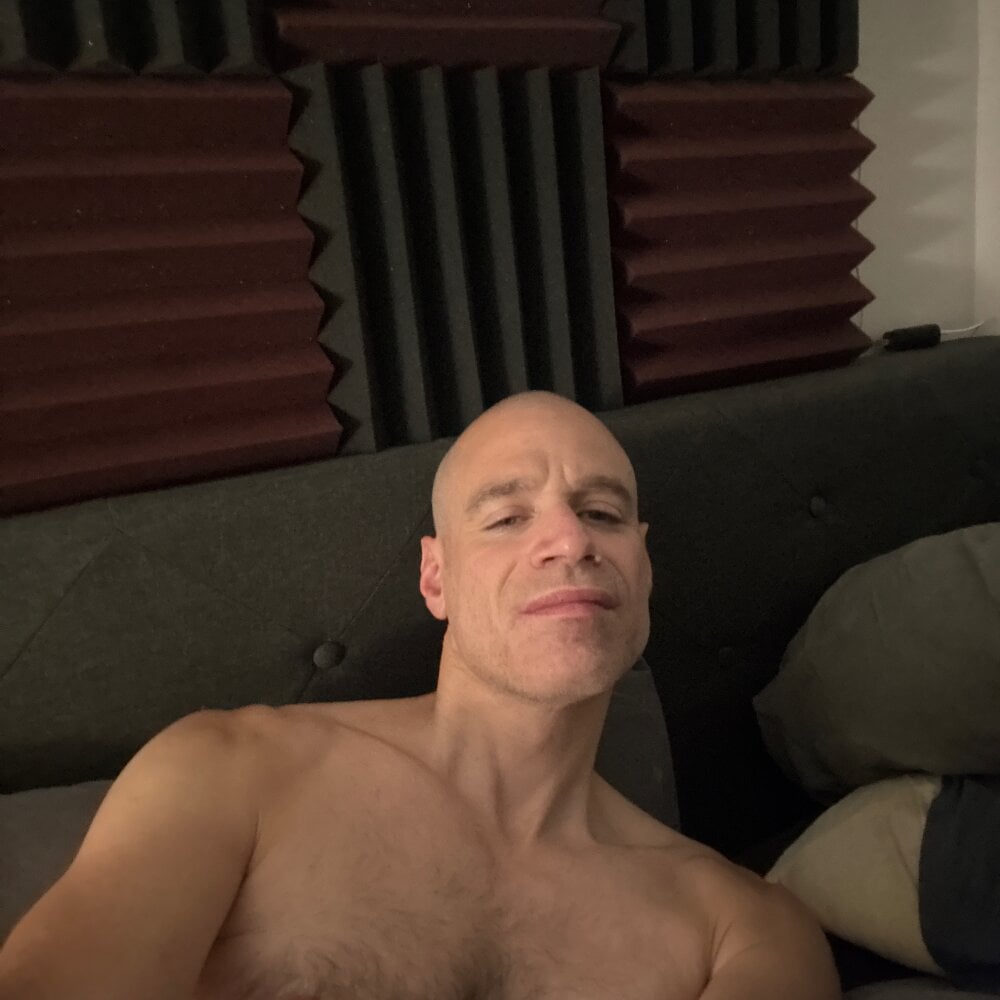 kinkypenisontina's Offline XXX Chat