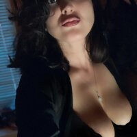 غرفة دردشة Moneka_Li دون اتصال