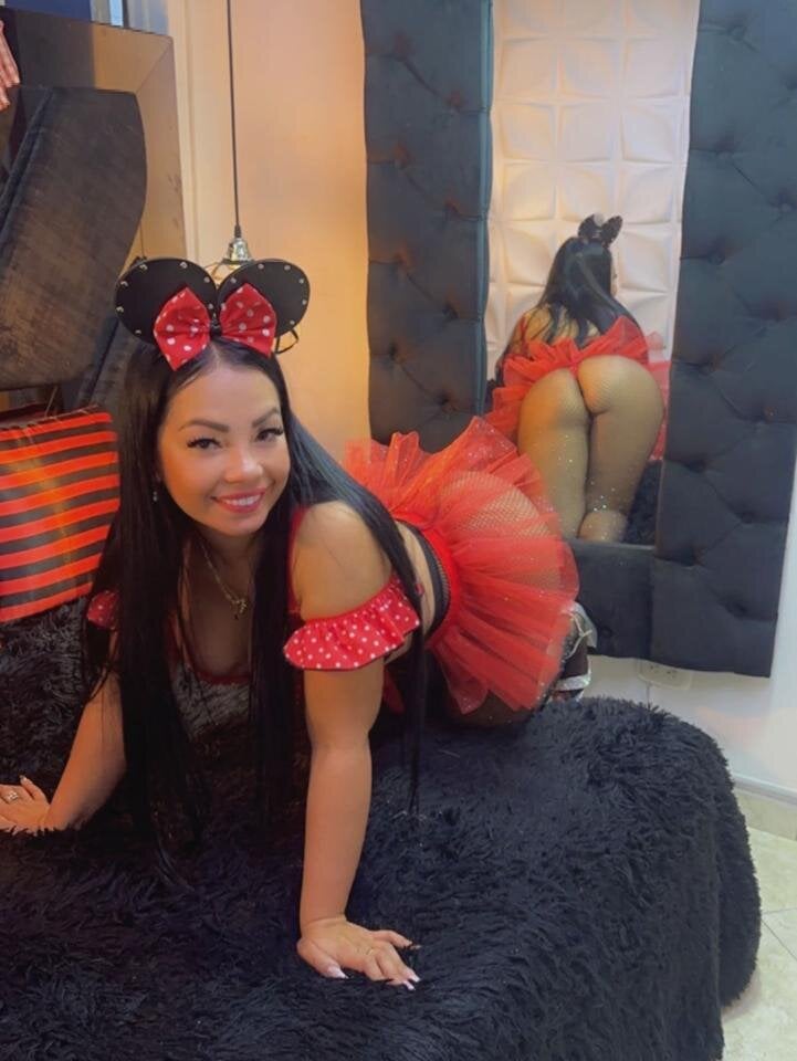 aurora-hernandez from stripchat